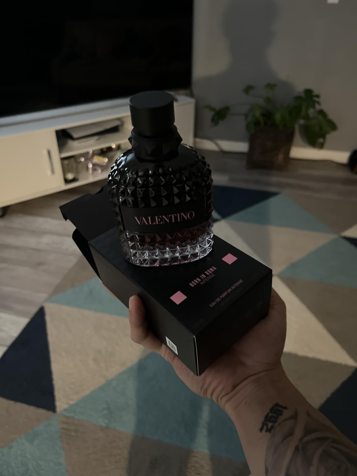 Valentino Donna Born in Roma Eau De Parfum Spray For Women, Mens , 3.4 Ounce